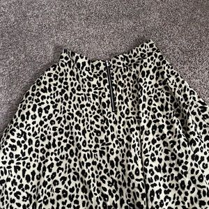 Leopard print pleated skirt